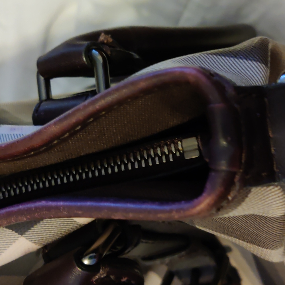 Burberry Northfield Smoke Check Plum Tote - Picture 17 of 17